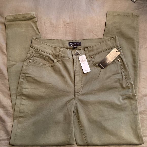 Banana Republic Curvey Skinny Jeans - Green - NWT - Picture 1 of 7